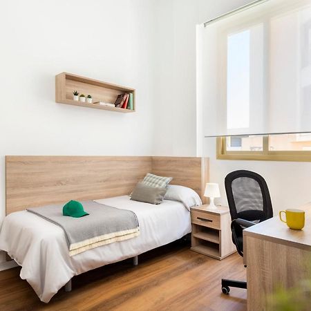 Micampus Armendariz Student Residence Seville Ngoại thất bức ảnh