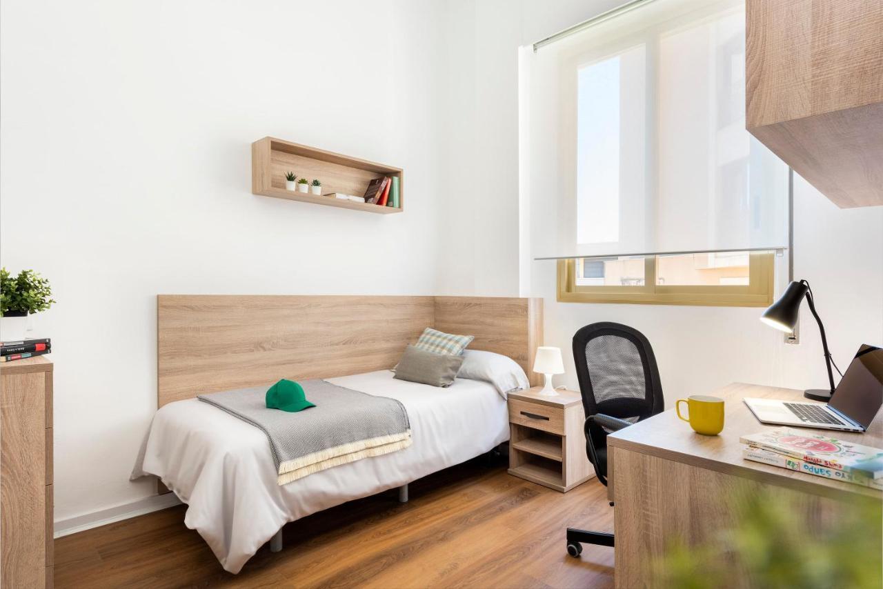 Micampus Armendariz Student Residence Seville Ngoại thất bức ảnh