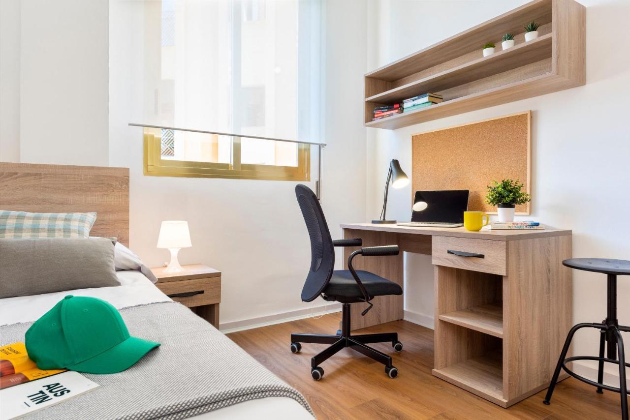 Micampus Armendariz Student Residence Seville Ngoại thất bức ảnh