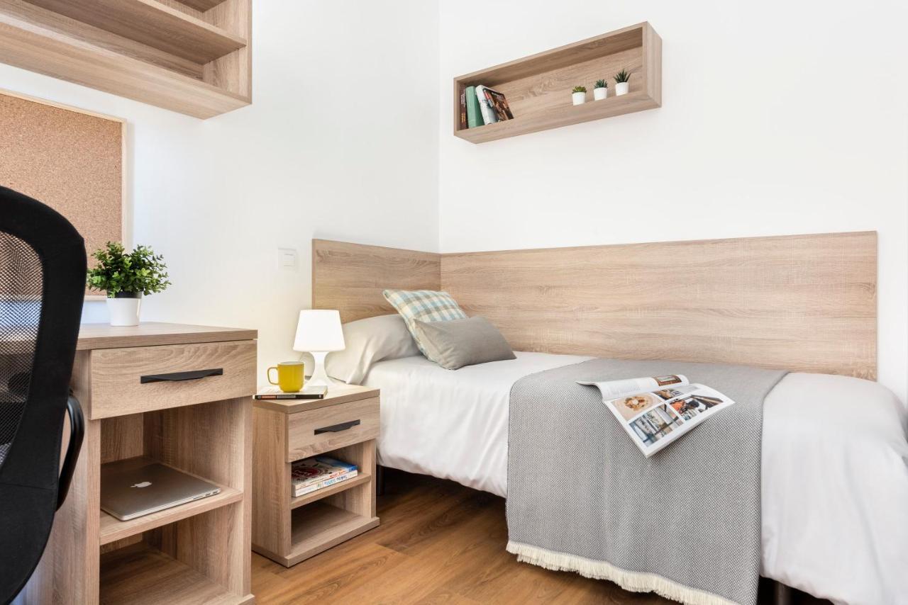Micampus Armendariz Student Residence Seville Ngoại thất bức ảnh