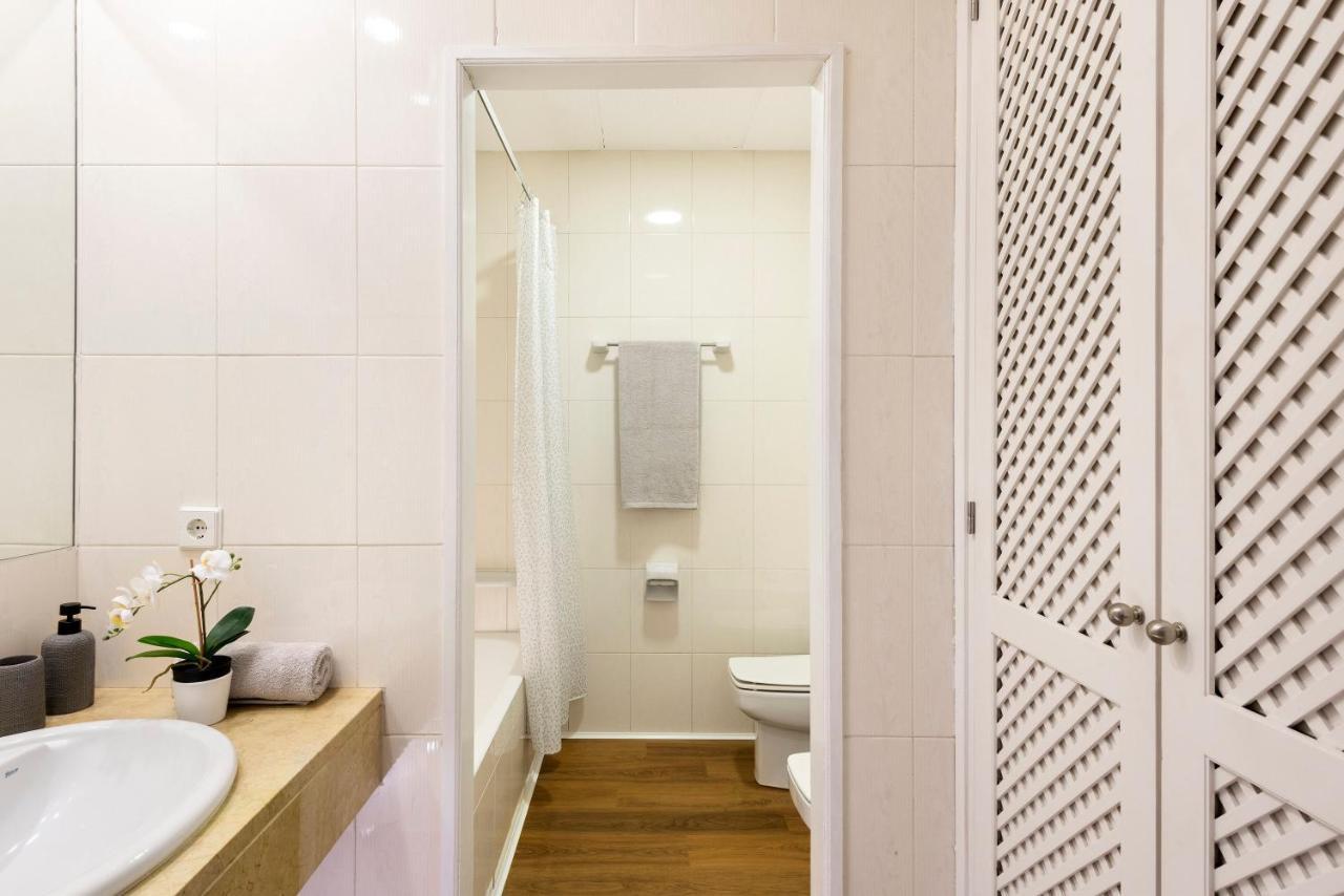 Micampus Armendariz Student Residence Seville Ngoại thất bức ảnh